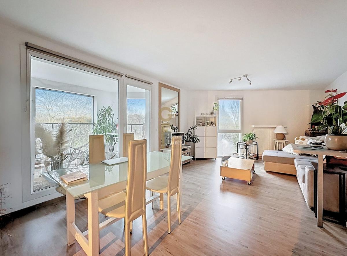 Très bel appartement T3 résidence récente loggia 9 m2