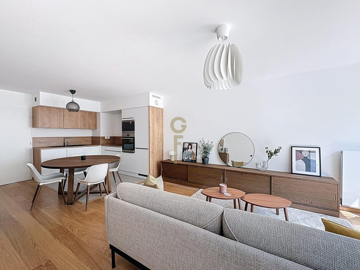 Appartement T4 neuf, 3 chambres, loggia et garage – Croisé Laroche
