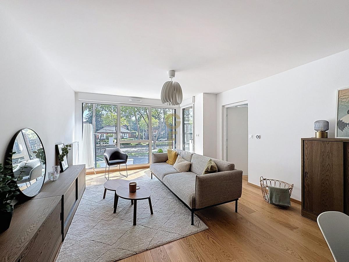 Appartement T4 neuf, 3 chambres, loggia et garage – Croisé Laroche