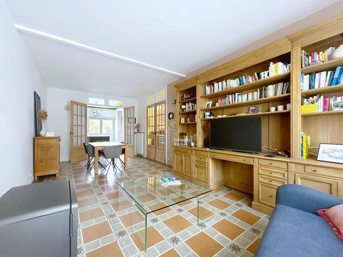 DEMEURE BOURGEOISE AVEC JARDIN ET GARAGE