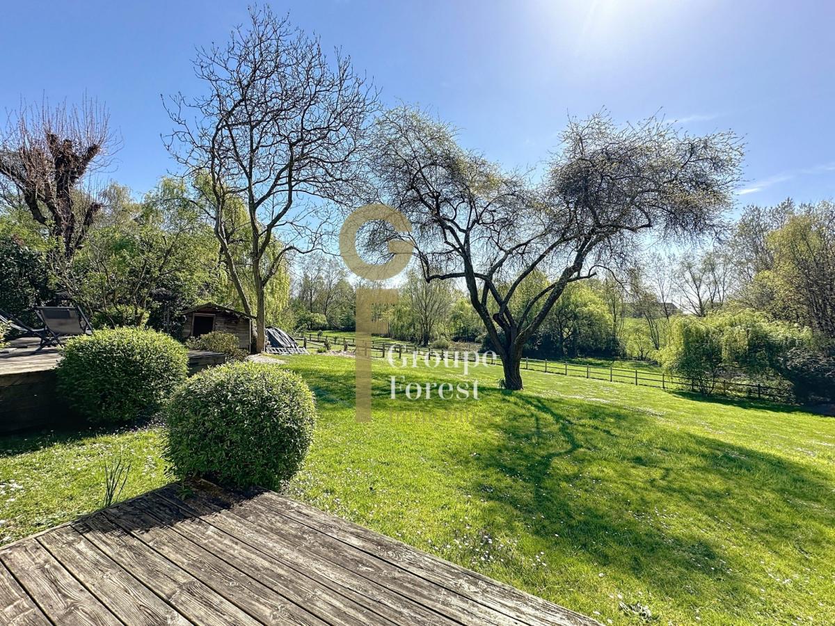 EXCEPTIONNEL ENVIRONNEMENT POUR CE PLAIN-PIED